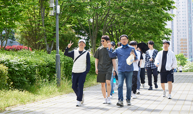 걷기대회인데, 어느 순간부터는 길보다 전략을 먼저 생각하게 됐다. 누군가는 빠르게 움직였고, 누군가는 점수를 노렸다. 같은 시간, 같은 공간에 있으면서도 각 조의 선택은 모두 달랐다.